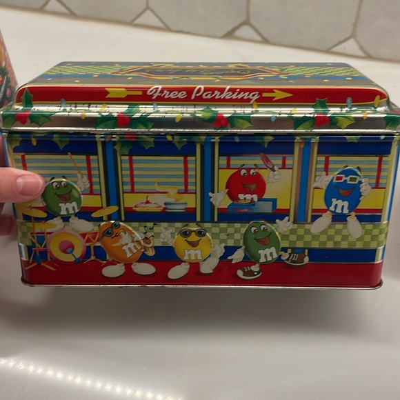 3 M&M Christmas tins - Picture 3 of 8